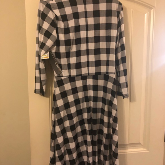 Dress - Picture 6 of 7